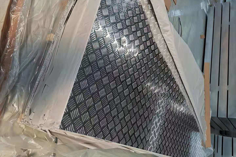 倉庫一角